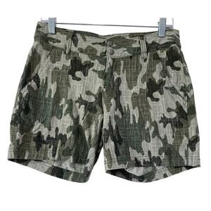 Columbia Saturday Trail Shorts Women's Size 6 Green Camo Hiking Gorpcore Camp